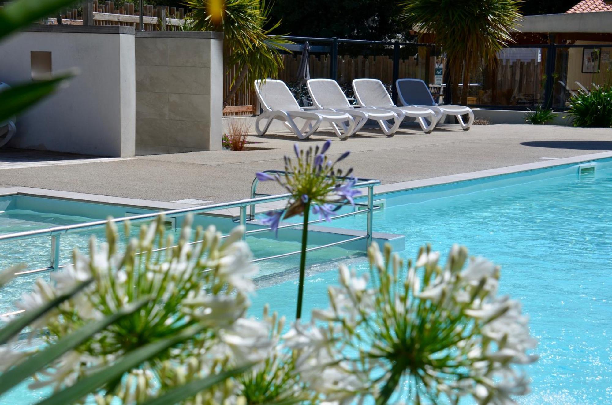 Camping Le Clos Des Pins ลุงวิลล์-ซัวร์-แมร์ ภายนอก รูปภาพ
