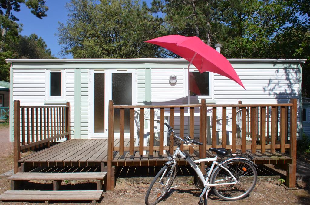 Camping Le Clos Des Pins ลุงวิลล์-ซัวร์-แมร์ ภายนอก รูปภาพ